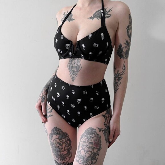 Killstar ✦ Skulls 2-Piece Bikini ✦ Black White Print Halter Tie Top XL NWT - Picture 12 of 13